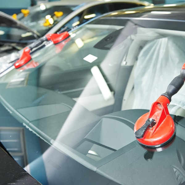 Auto glass service to contact when windshield is shattered  in North Palm Beach